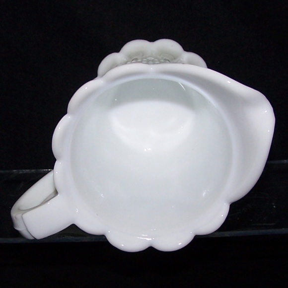 VTG Kemple "Lace and Dewdrop" Milk Glass Creamer - Picture 5 of 9